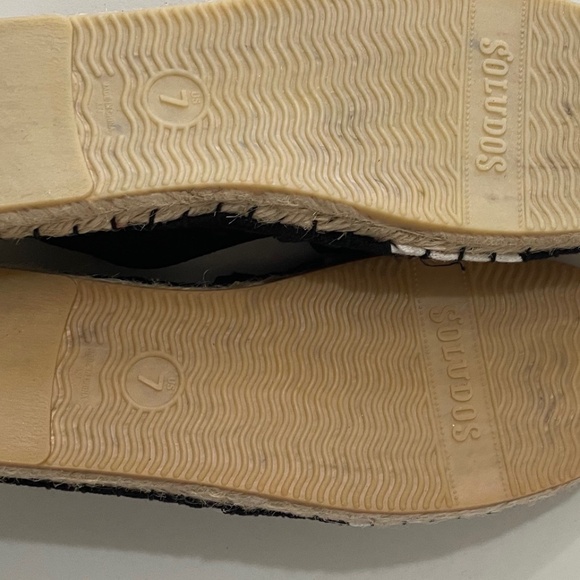 ☀️SALE☀️ SOLUDOS Comfort Canvas Slip-On Black and White Espadrilles - Picture 6 of 7